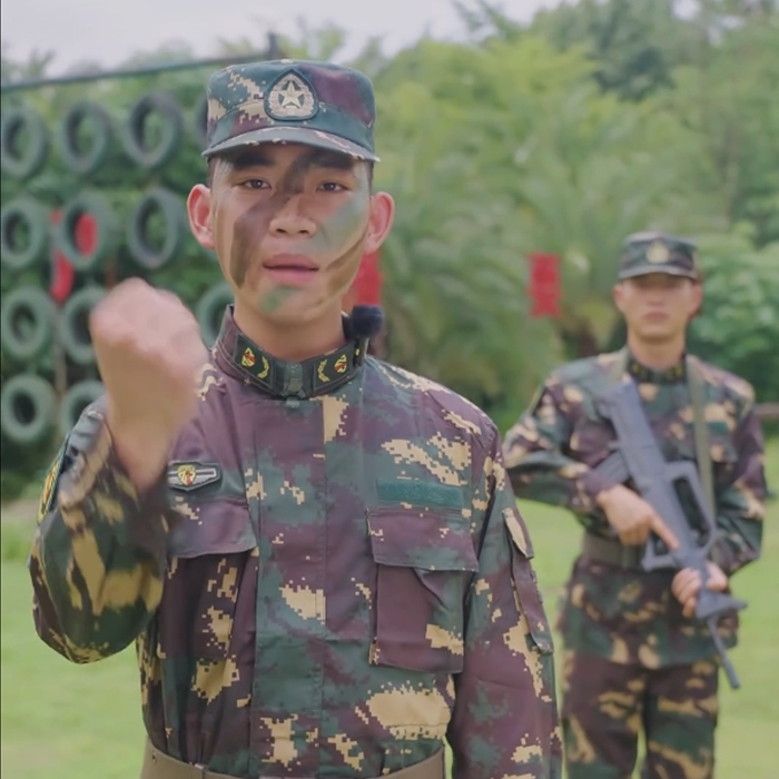 战刃特训勇士军旅夏令营